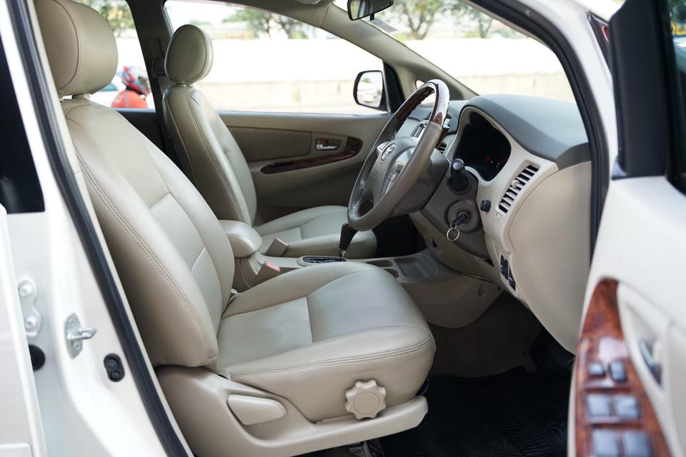 2013 TOYOTA INNOVA 2.0V 8