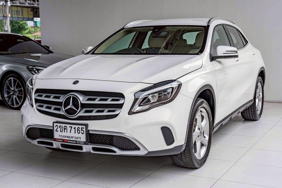 รหัสรถ NP7165 BENZ GLA200 1.6 URBAN 2021 6