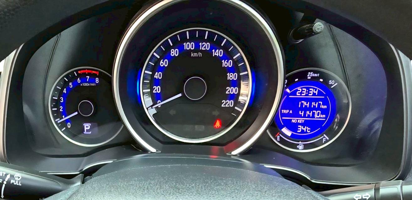 HONDA JAZZ 1.5 SV ปี 15 รูปที่ 7