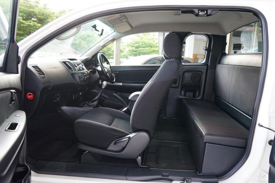 2015 TOYOTA VIGO 2.5E 6