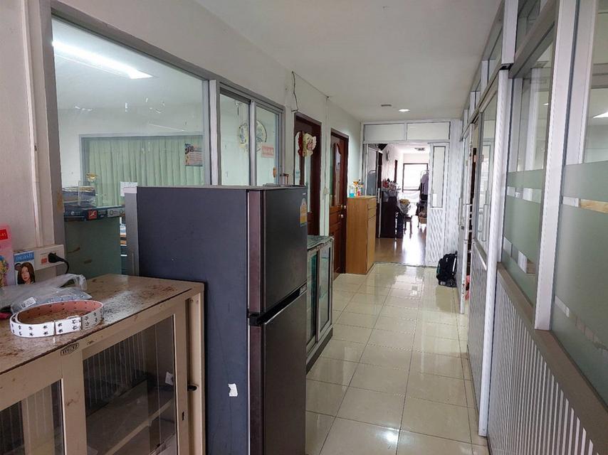 ขายอาคารสำนักงาน 6 ชั้น พร้อมโรงงาน คลังสินค้า พื้นที่ 200 ตร.วา ซอยลาดพร้าว 80 แยก 26 เขตวังทองหลาง 5