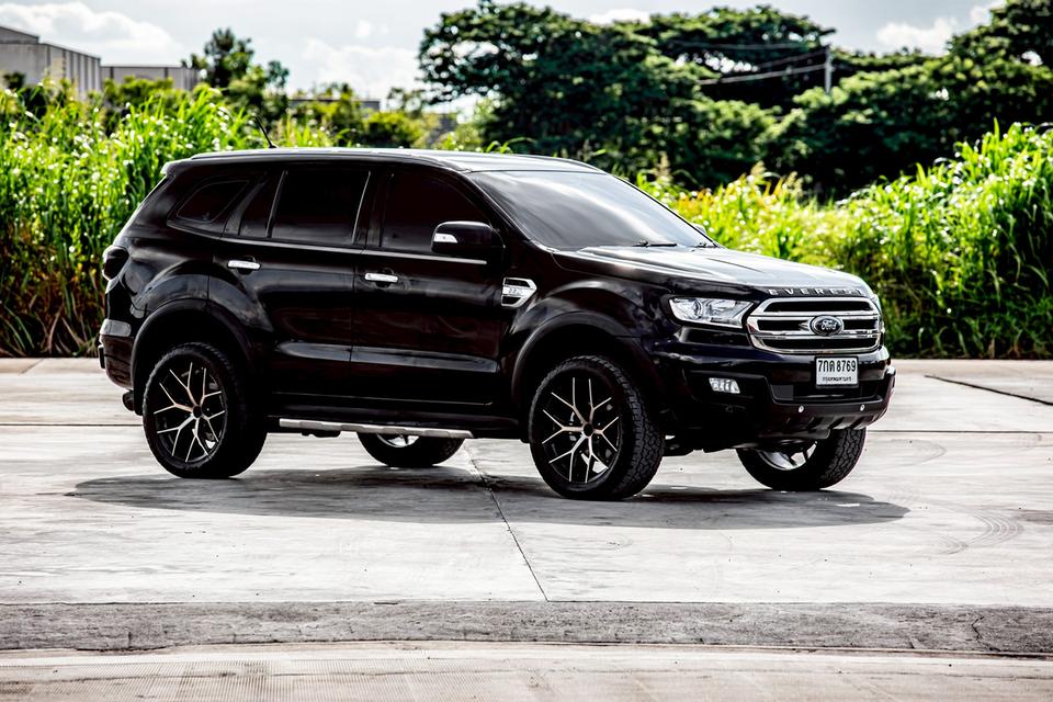 Ford Everest 2.2 Titanium Sunloof ปี 2018 สีดำ มือเดียวป้ายแดง