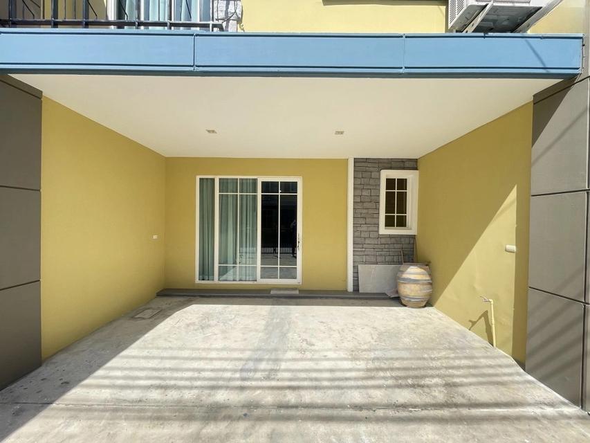 ขายทาวน์เฮ้าส์มือสองนนทบุรี โครงการ โกลเด้นทาวน์ รัตนาธิเบศร์-สถานีรถไฟฟ้าไทรม้า (Golden Town Rattanathibet-Saima Station) เนื้อที่ 21.2 ตร.ว. 2