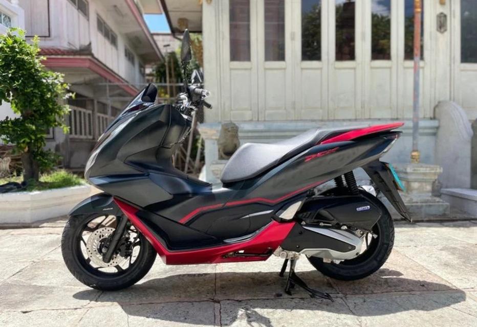 Honda PCX160i สีดำ - แดง 2