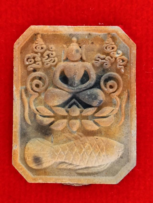 พระสมเด็จทรงปลา พระอาจารย์ต้อม ปภสสโร พระของขวัญ รุ่น ทิพพ์มนต์มหาลาภ