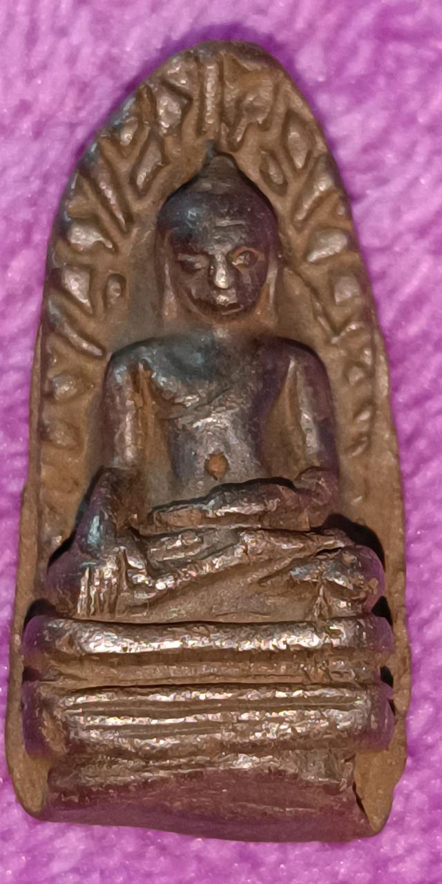 พระรอดดำลำพูน กรุวัดมหาวัน