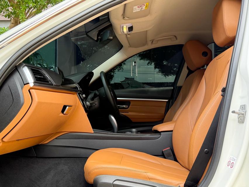 2019 BMW 320D F30 LCI รถมือเดียวออกป้ายแดง รถวิ่งน้อย เข้าศูนย์ตรงระยะ รถไม่เคยมีอุบัติเหตุครับ รูปที่ 13