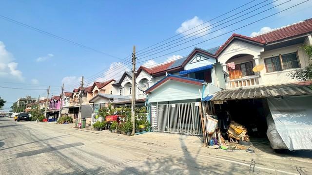ขายทาวน์เฮ้าส์ 2 ชั้น หมู่บ้านจิตรัตนา บางบัวทอง - สุพรรณบุรี จ.นนทบุรี ราคาเบาๆ พร้อมอยู่! 2
