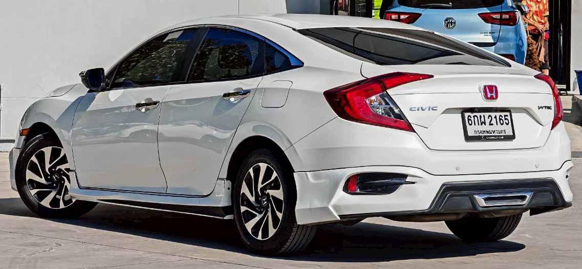 ขาย HONDA CIVIC 1.8 EL โฉม FC ปี 2017 เลขไมล์ 160,000 กม. 6