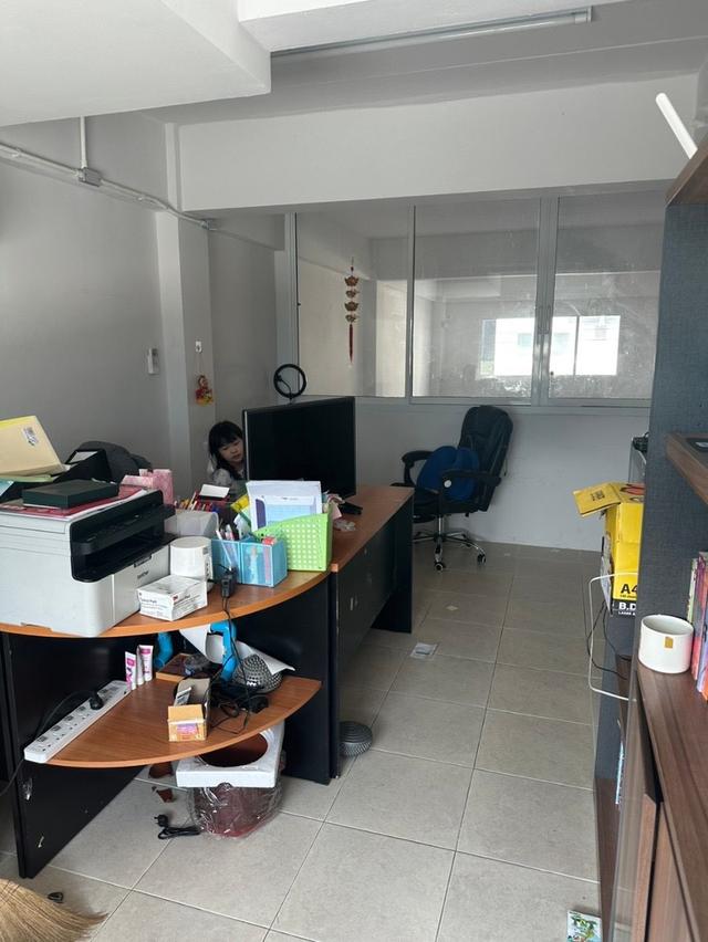 ขาย ตึกอาคาร 3 ชั้นครึ่ง วิเศษสุขนคร ประชาอุทิศ 90 เหมาะทำสำนักงาน สโตร์เก็บสินค้า พักอาศัย ทำเลดีใกล้โรงเรียน อยู่ในแหล่งชุมชน 4