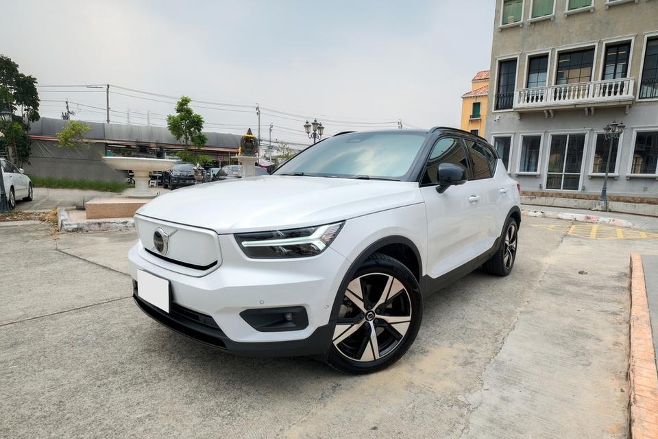 Volvo XC40 ไฟฟ้าล้วน EV twin motors มอเตอร์คู่ ปี 2022 สีขาวสดใส🤍