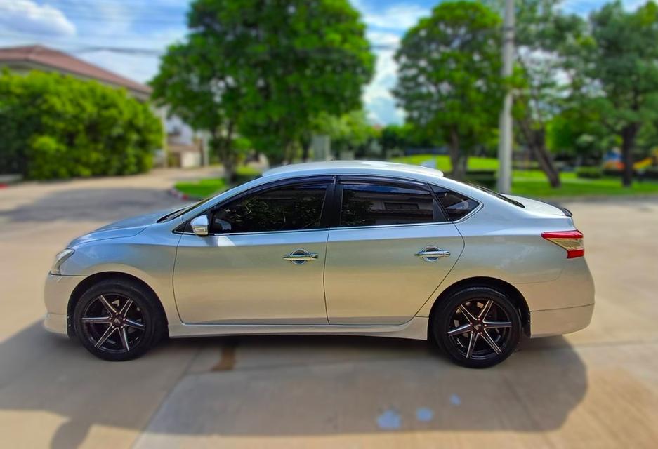 สวยจัดทั้งภายนอกภายใน ถูกมากเอาไปสด 179,000 เท่านั้น ปี 2013 NISSAN SYLPHY 1.6 ออโต้ 3