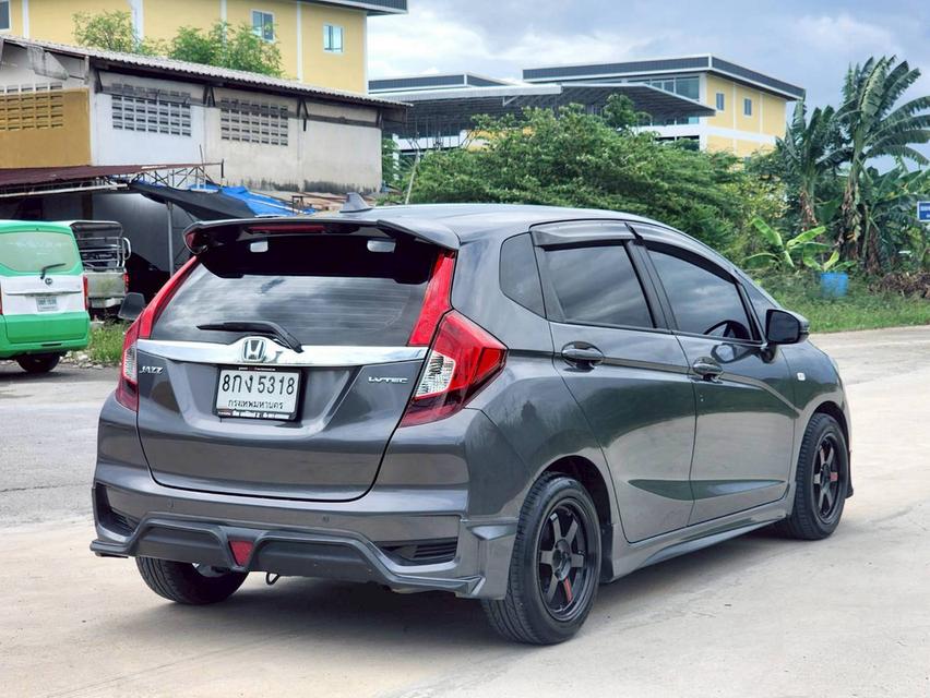 ขาย Honda Jazz 1.5V+ ปี19 7