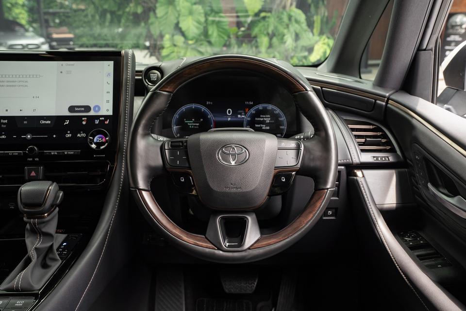 “Toyota Alphard 2.5Z 2WD” ปี 2024 รูปที่ 7