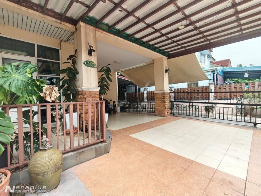 69090538 : ขายบ้านเดี่ยว 2 ชั้น พร้อมห้องใต้หลังคา ขนาด 58.3 ตรว. ถนนนาคนิวาส 37 แยก 1-8  บ้านติดตั้งโซล่าเซล ช่วยลดค่าไฟฟ้า และ เครื่องชาร์ทรถไฟฟ้า 4