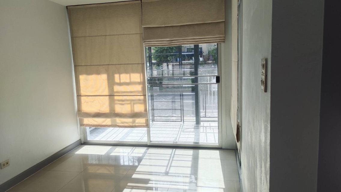 ขาย/ให้เช่า บ้านทาวเฮ้าส์ 2 ชั้น 3 นอน 2 น้ำ ซ.รามอินทรา117 6