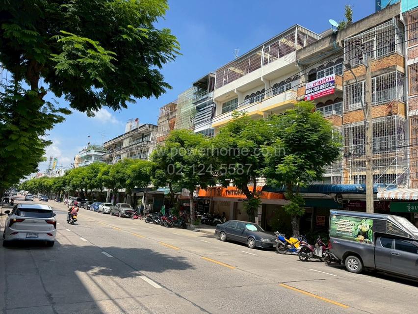 อาคารพาณิชย์ 4.5 ชั้น ถนนนนทรี ใกล้ซอยนนทรี 8 แขวงช่องนนทรี เขตพระโขนง กรุงเทพมหานคร 2