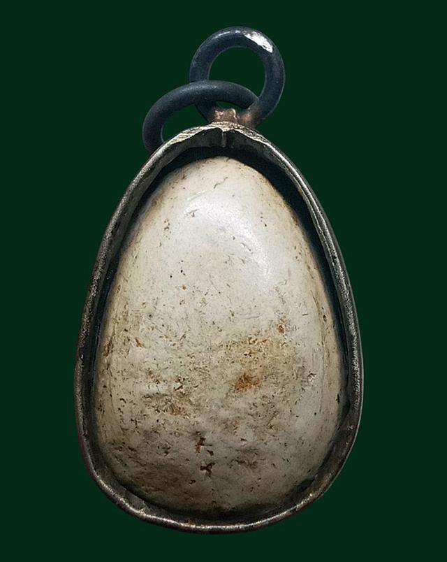 พระเก่าเลี่ยมกรอบเก่าค่ะ