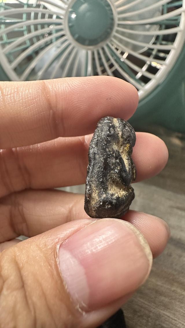 พระปิดตาเนื้อดิน หลังแบบ รูปที่ 4