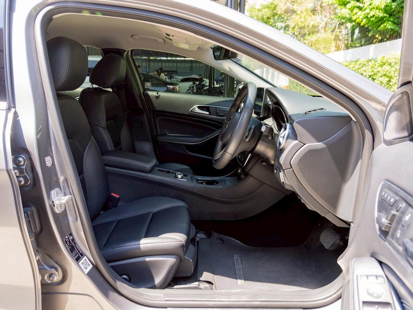 Mercedes Benz GLA200 รูปที่ 17