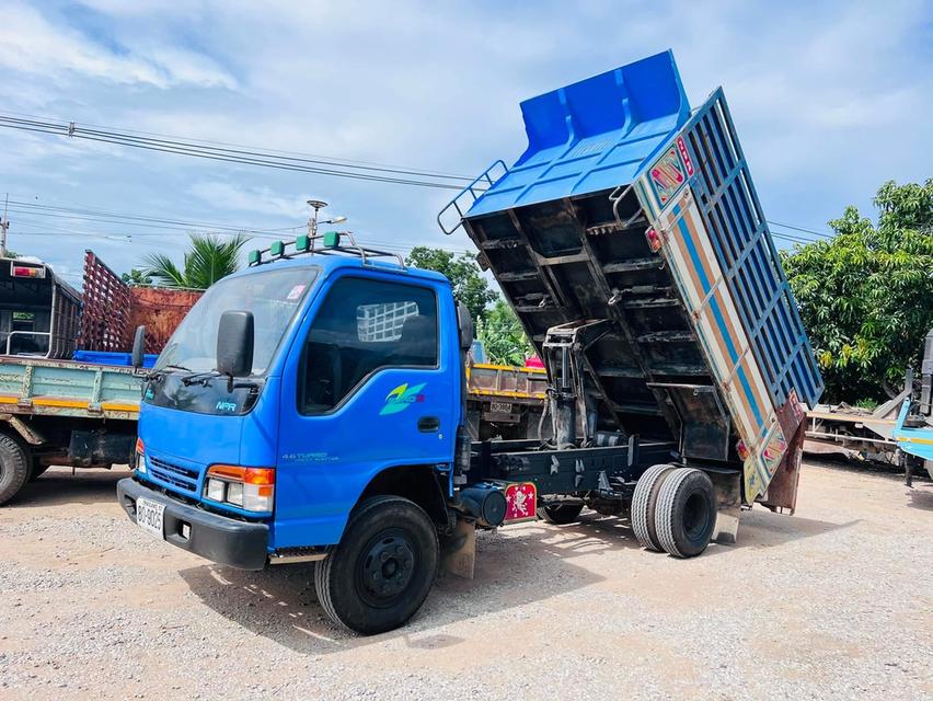 รถบรรทุก 6 ล้อดั้มพ์ ISUZU NPR 120HP