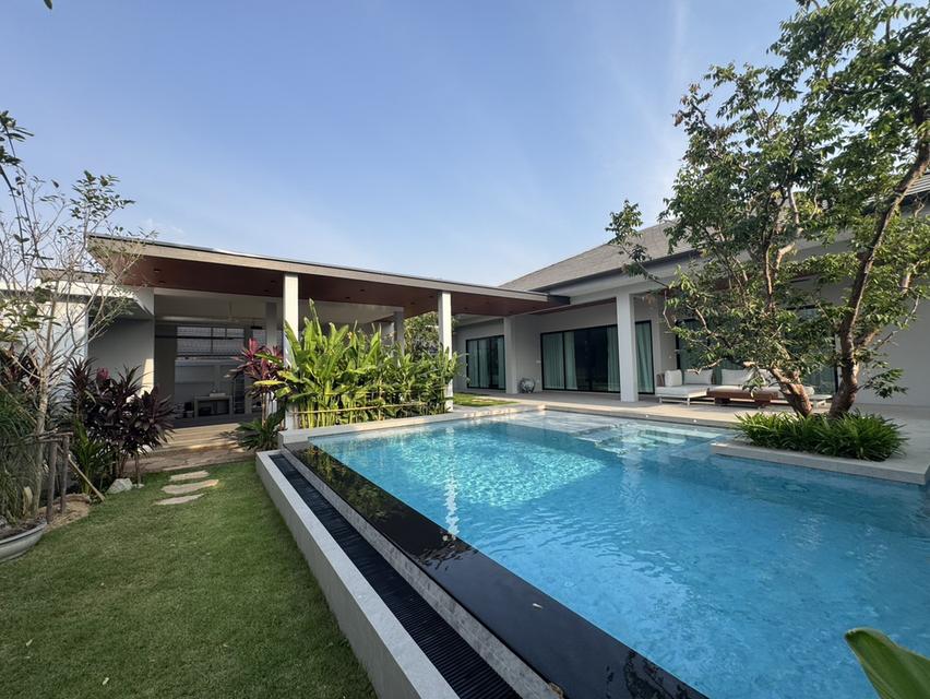 ขายบ้านเดี่ยวพร้อมสระว่ายน้ำใกล้หาดจอมเทียน 3 ห้องนอน 4 ห้องน้ำโรงจอดรถ จอดได้ 2 คัน อยูในโครงการหมู่บ้านมียาม 24 ชม. มีนิติบุคคล 3