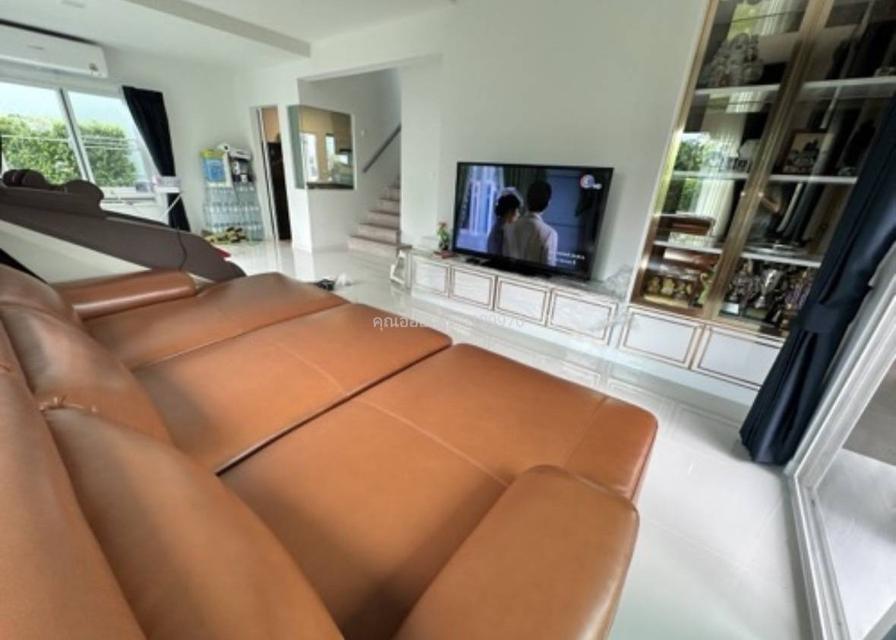 ขายบ้านพร้อมผู้เช่าสัญญา 2 ปี แปลงมุม หมู่บ้านสีวลี ศรีนครินทร์-ร่มเกล้า 87 ตร.ว. 4 ห้องนอน อายุบ้านไม่ถึง 2 ปี ใกล้ถ.กรุงเทพกรีฑา 12