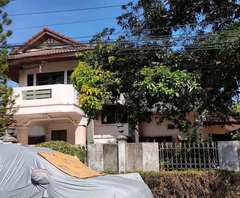 ขาย บ้านเดี่ยว หมู่บ้านปรีชา พุทธมณฑลสาย4 จำนวน 2 ชั้น ขนาดเนื้อที่ดิน 90 ตารางวา พื้นที่ใช้สอย 250 ตารางเมตร