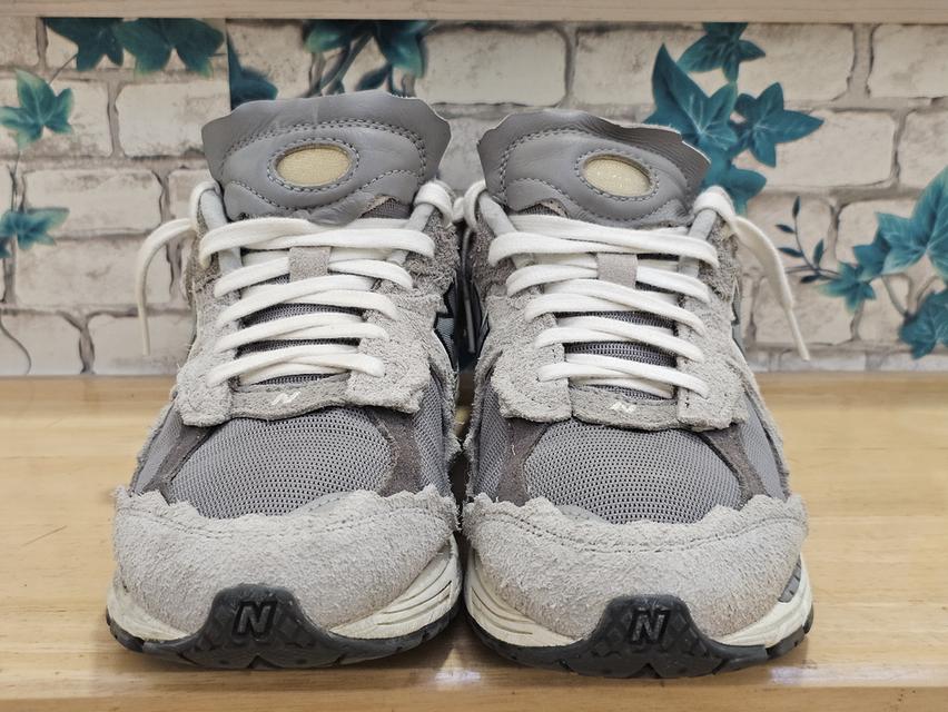 NewNew Balance 4