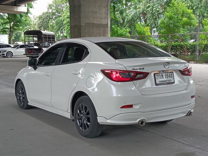 Mazda2 1.3High Connect Sedan ปี2018 สีขาว 4