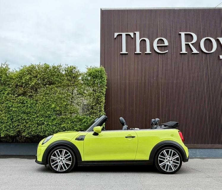 รหัสรถ AP83 Mini Cooper s Convertible รุ่นพิเศษ Sidewalk Edition ปี 2022 สี Zesty Yellow รูปที่ 6