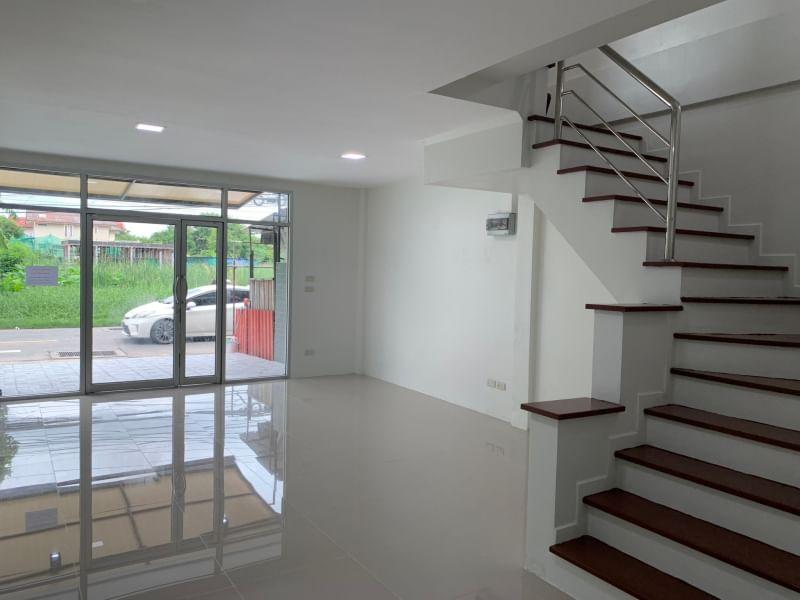 ขาย :ทาวน์เฮาส์ 3 ชั้น, เนื้อที่ 26 ตรว. ซอยรามอินทรา 39 ( ถนนสุขาภิบาล 5 ซอย 5 )