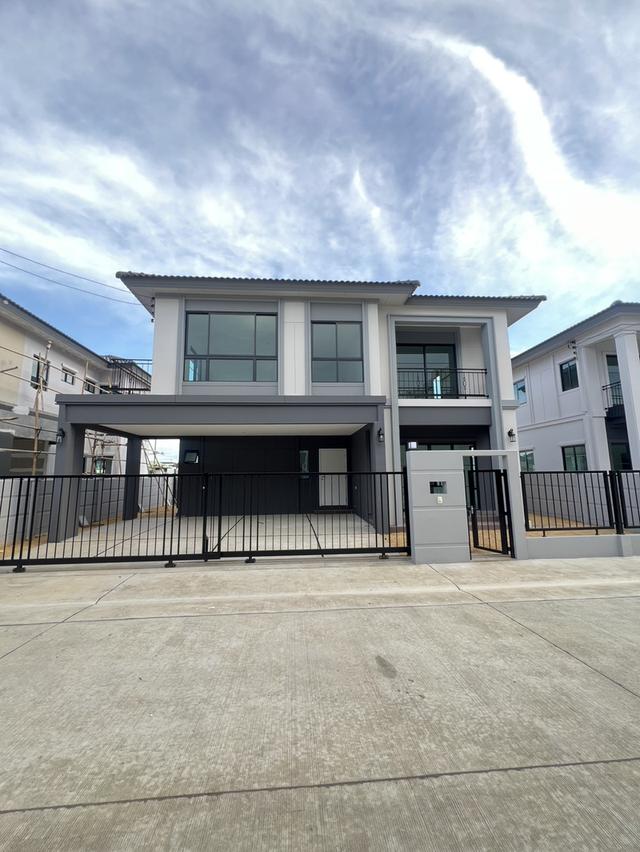 บ้านเดี่ยว ติดถนน ใกล้ทางด่วนเพียง 400 เมตร 4 ห้องนอน 4 ห้องน้ำ 3 ที่จอดรถ ราคราเริ่มต้น 8.99 ล้านบาท 1