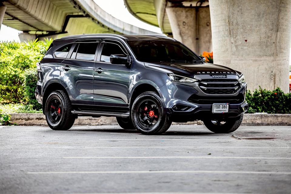 Isuzu Mu-X 3.0 ULTIMATE AT สีเทา ปี 2021 มือเดียวป้ายแดง