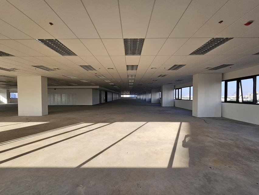 อาคารสำนักงานติดรถไฟฟ้า Origin Complex Sanampao 17