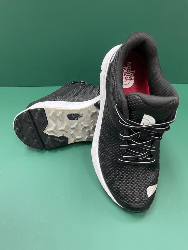 รองเท้า The North Face Mens Ampezzo( Running Shoe มือสองภาพใหม่มากๆไม่แอดไลน์เข้ากลุ่มใดๆทั้งสิ้น!!)