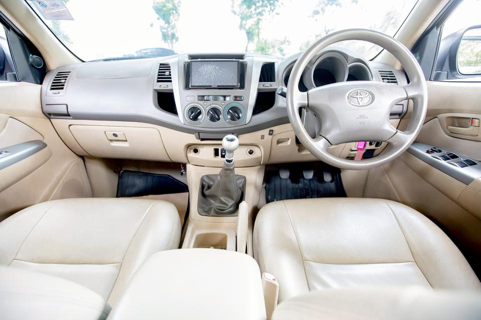 Toyota Vigo Double Cab 4 ประตู 2.5E ดีเซล ปี 2010 สีเทา  14