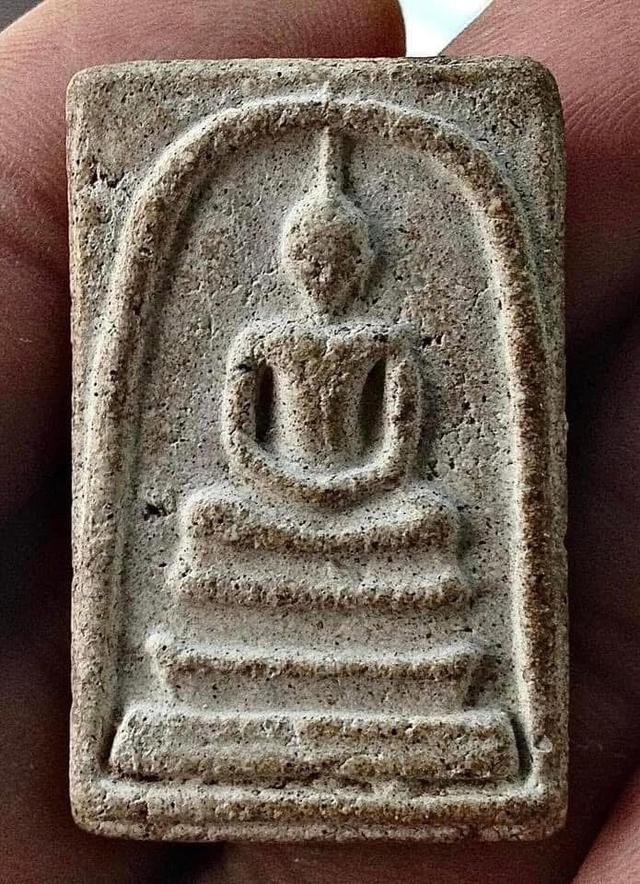 พระสมเด็จวัดระฆังพิมพ์ใหญ่เกศทะลุซุ้ม