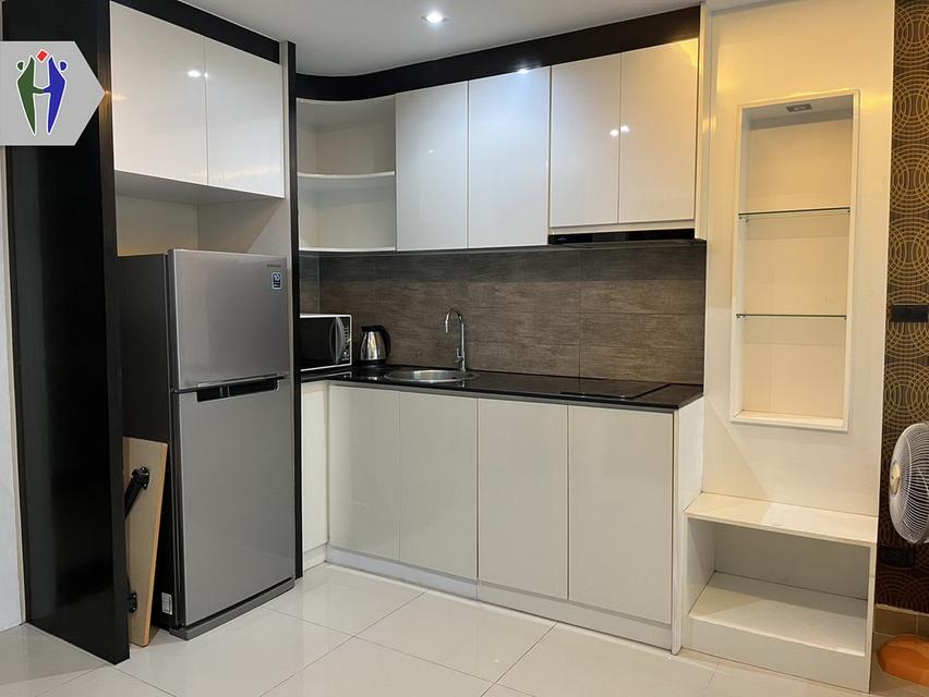 ให้เช่าคอนโดพร้อมอยู่ พัทยาใต้ 9,500 คอนโดขนาด 38 ตารางเมตร 1 ห้องนอน 1 ห้องน้ำ 1 ห้องนั่งเล่น พร้อมระเบียงกว้าง  คอนโดนี้มีเฟอร์นิเจอร์และเครื่องใช้ไ 2