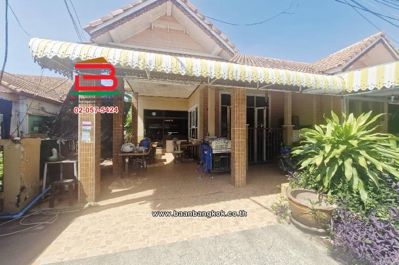 บ้านเดี่ยว หมู่บ้าน วรารักษ์ รังสิต คลอง 3 เนื้อที่ 55.1 ตร.ว หมู่บ้านติดถ.โยธาธิการคูคต-คลองหลวง ตำบลคลองสาม อำเภอคลองหลวง จังปทุมธานี