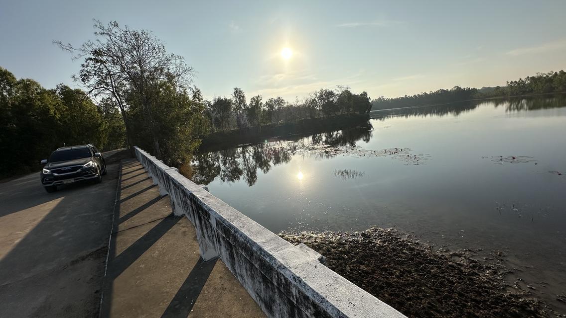 ที่สวยมาก 2ไร่ติดขอบคันอ่างเก็บน้ำลงแม่น้ำมูล ที่ดินหันหน้าหาน้ำ น้ำไฟสะดวก เหมาะทำบ้านสวน รีสอร์ท บ้านหลังเกษียณ หรือทำการเกษตรถนนปูนซ้ายขวาของที่ดิน 7
