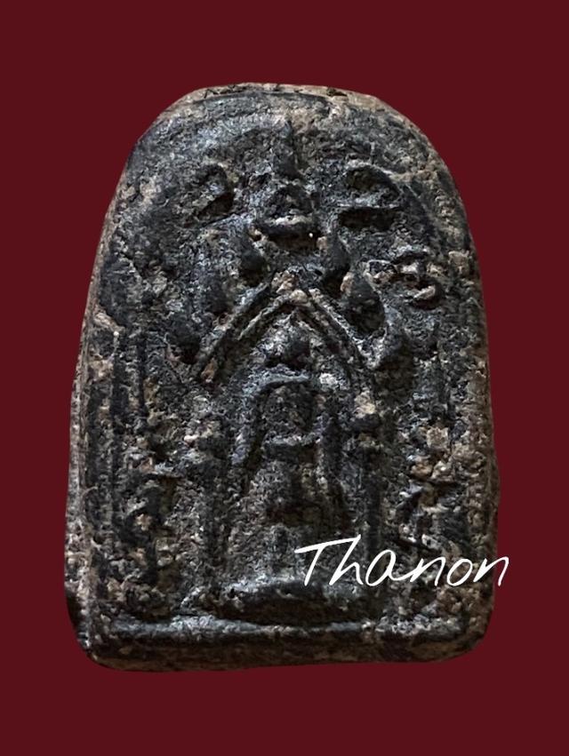 พระเครื่องพระพุทธบาทปิลันทน์ พิมพ์ซุ้มประตู วัดระฆัง