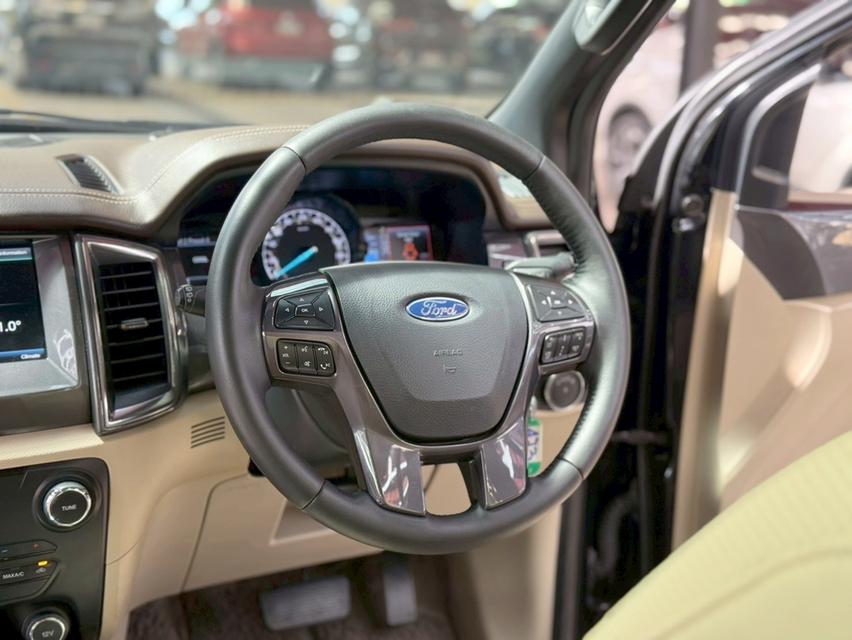 รถครอบครัวดุดันไม่เกรงใจใคร ออพชั่นจัดเต็ม  FORD EVEREST 3.2 TITANIUM+ 4WD ปี2016 ตัวท็อปสุดของรุ่น 17