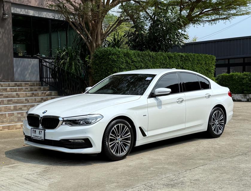 2018 BMW 520D G30 SPORTLINE รถมือเดียวออกป้ายแดง รถวิ่งน้อย เข้าศูนย์ทุกระยะ ไม่เคยมีอุบัติเหตุครับ 4