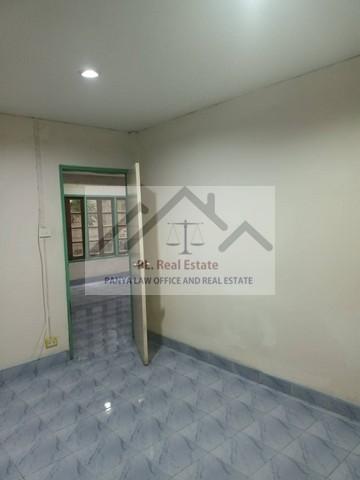 ขายที่ดินแปลงมุม 74 ตารางวาพร้อมสิ่งปลูกสร้างย่านเสรีไทย81 สวนสยามทาวน์เฮ้าส์ชั้นเดียว 2 หลัง มี 2 โฉนดแบ่งขายได้ 42 ตร.ว. และ 32 ตร.ว. 14