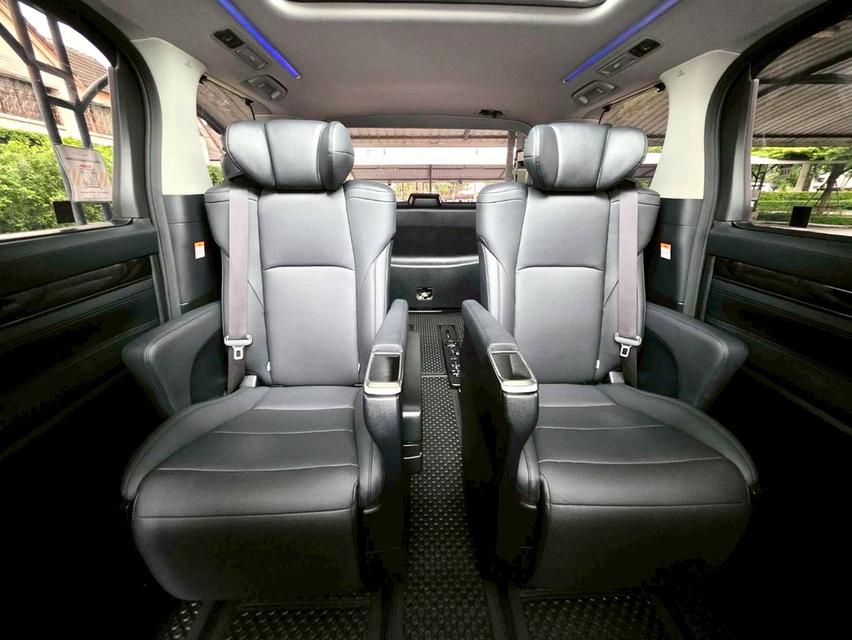 Toyota ALPHARD SRC E-Four สีดำ ปี 2023 ไมล์ 23,000 กม.  14