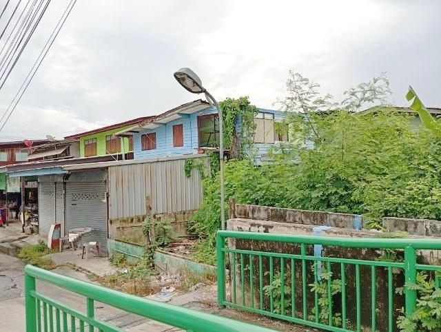 มีประตูเหล็ก 2 บาน ทวีวัฒนา คลองมหาสวัสดิ์ วัดปุรณาวาส ตลาดศาลายา 1.6 กม รร.สาธิตนานาชาติ ม.มหิดล 1.9 กม.ให้เช่าห้องพร้อ 6