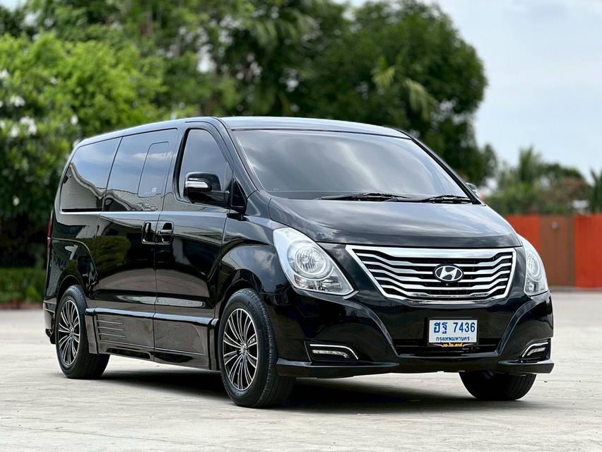 HYUNDAI H-1 2.5 DELUXE 2016 - วิ่ง 158,xxx km ตัว TOP ประตูไฟฟ้าH-1 DELUXE 2.5 ตัว TOP สุด 11 ที่นั่ง เครื่องดีเซลทน ประหยัด ดูแลง่าย