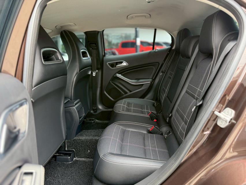 ปี 2014 BENZ GLA-CLASS, 200 โฉม W156ปี14-20 สีน้ำตาล 12