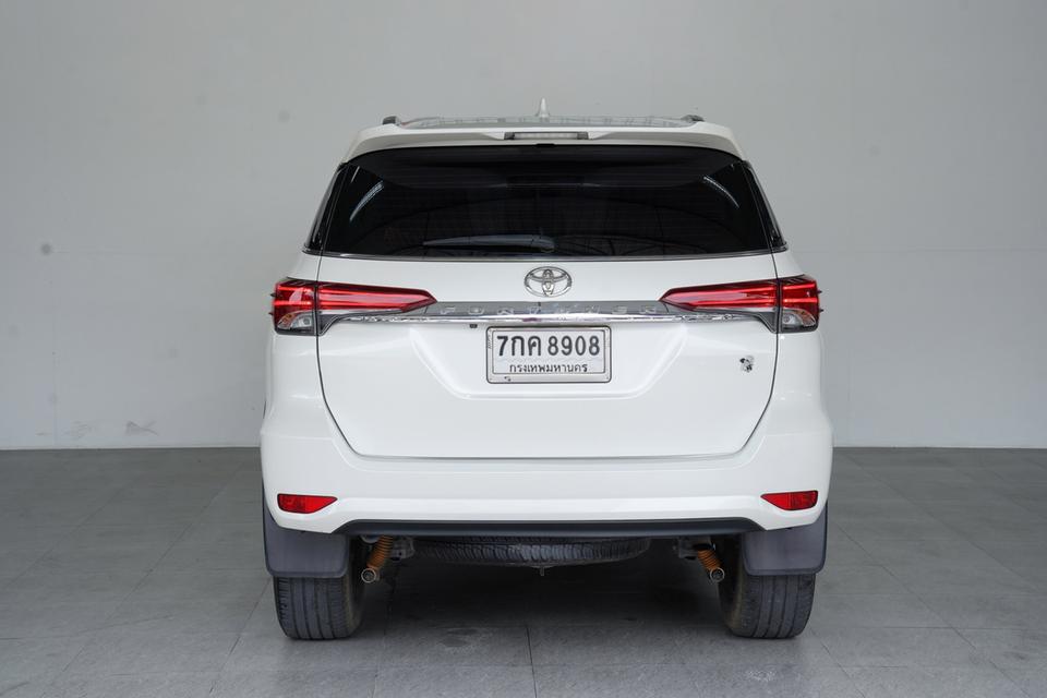 #TOYOTA FORTUNER 2.4 V AT ปี 2017 จด 2018 สี ขาว